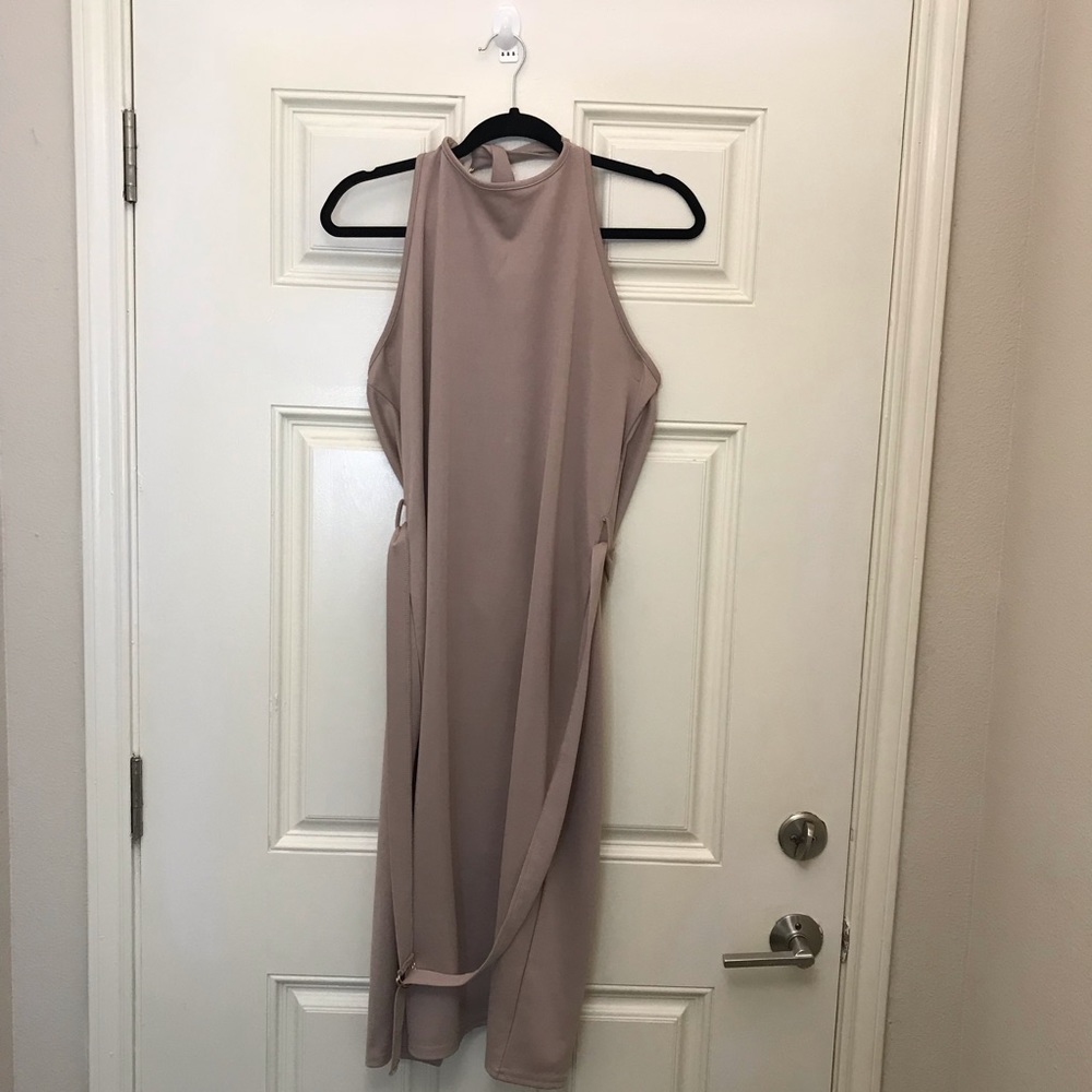 NWT Boohoo Halter Top Open Back Dress w/ Back Slit